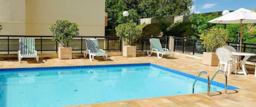 Imagen de la piscina del Hotel Summit Montese Tower. Foto 19