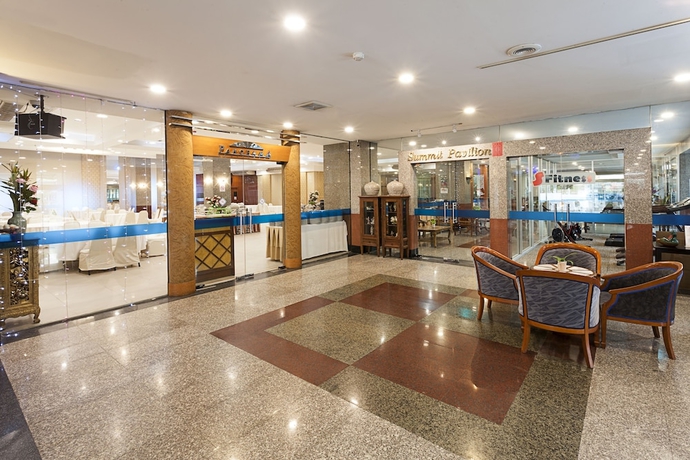 Imagen de los interiores del Hotel Summit Pavilion. Foto 19