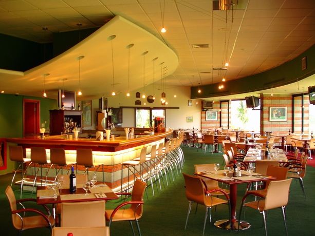 Imagen de los interiores del Hotel Summit Rainforest and Golf Resort. Foto 14