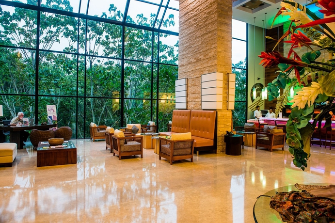 Imagen de los interiores del Hotel Summit Rainforest and Golf Resort. Foto 16