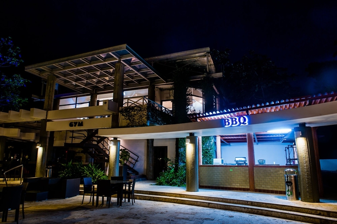 Imagen del bar/restaurante del Hotel Summit Rainforest and Golf Resort. Foto 5