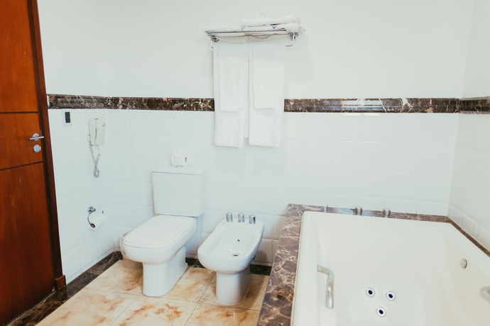 Imagen de la habitación del Hotel Summit Su&iacute;tes Jundia&iacute;. Foto 10