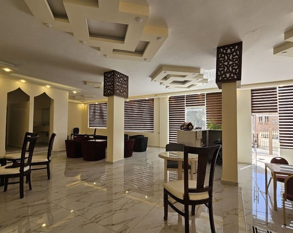Imagen de los interiores del Hotel Summit, Wadi Musa. Foto 16