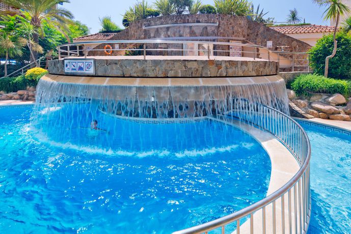 Imagen de la piscina del Hotel Sumus Monteplaya. Foto 10