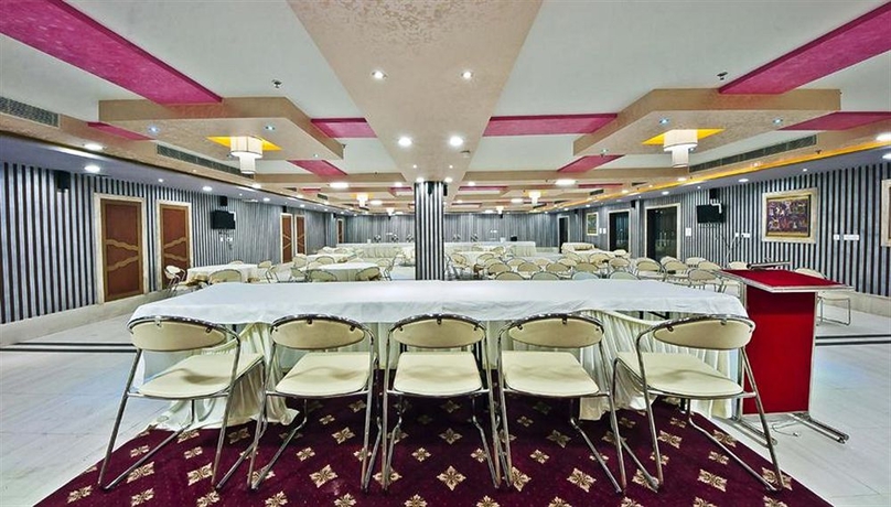 Imagen de los interiores del Hotel Sun Agra. Foto 13