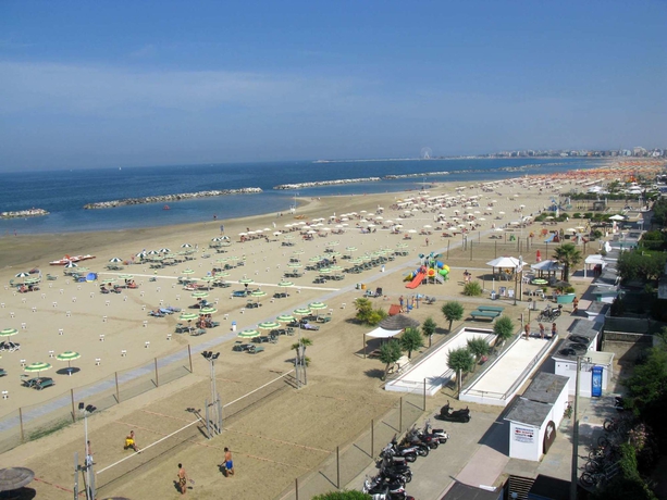 Imagen de los exteriores del Hotel Sun Beach Residence. Foto 13