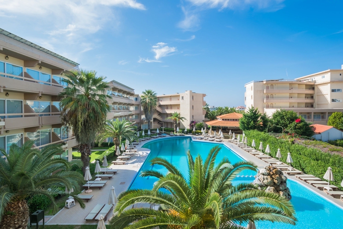 Imagen de la piscina del Hotel Sun Beach Resort, Rodas. Foto 15
