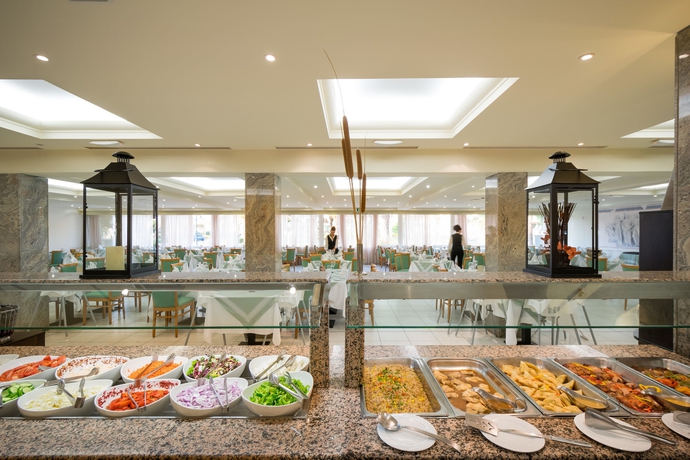 Imagen del bar/restaurante del Hotel Sun Beach Resort, Rodas. Foto 3