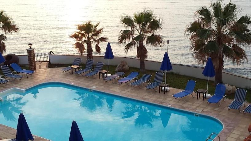 Imagen de la piscina del Hotel Sun Camero Apartments. Foto 16
