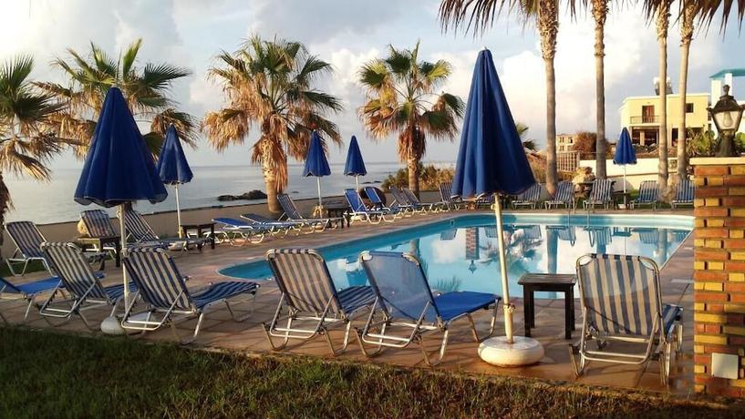 Imagen de la piscina del Hotel Sun Camero Apartments. Foto 18