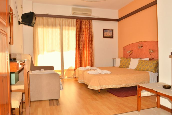 Imagen de la habitación del Hotel Sun City, Chania. Foto 6