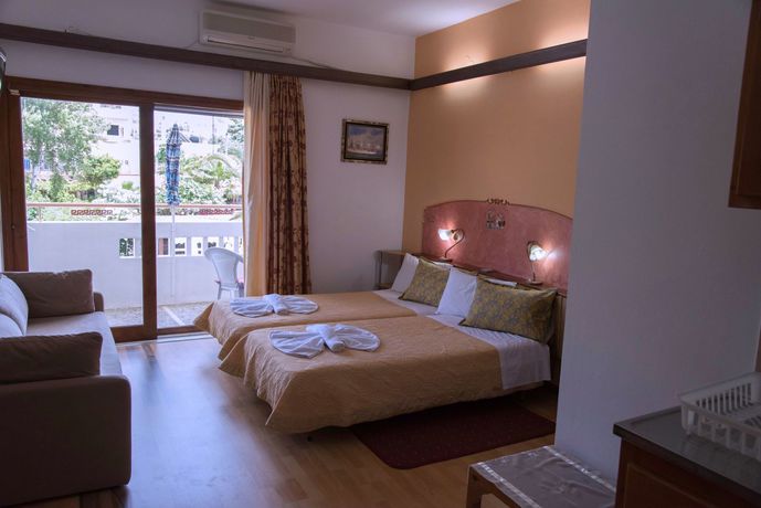 Imagen de los exteriores del Hotel Sun City, Chania. Foto 15