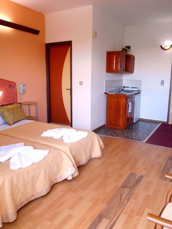 Imagen de la piscina del Hotel Sun City, Chania. Foto 16