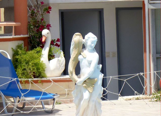 Imagen de la habitación del Hotel Sun City, Chania. Foto 9