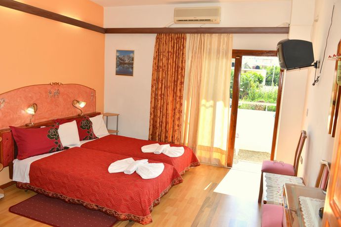Imagen de la habitación del Hotel Sun City, Chania. Foto 12
