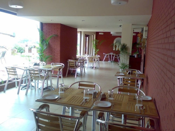 Imagen del bar/restaurante del Hotel Sun City Resort. Foto 4
