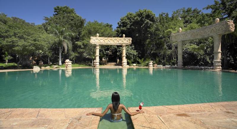 Imagen de la piscina del Hotel Sun City & Casino. Foto 16