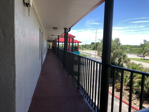 Imagen general del Hotel Sun Coast Inn. Foto 8