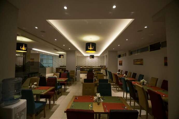 Imagen del bar/restaurante del Hotel Sun, Durres. Foto 9