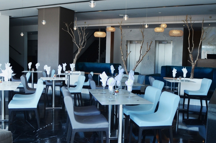 Imagen del bar/restaurante del Hotel Sun Hall. Foto 3