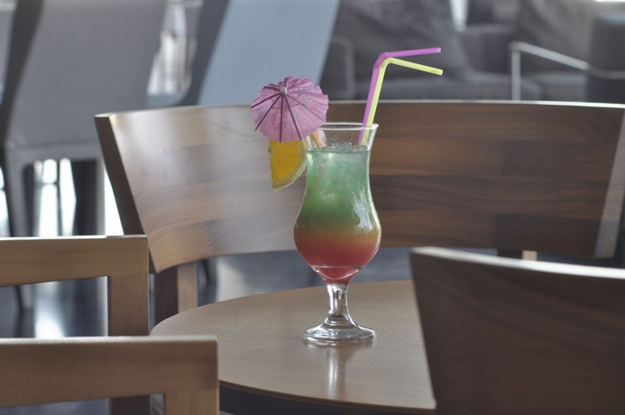 Imagen de los interiores del Hotel Sun Hall. Foto 12