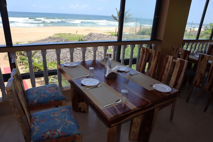 Imagen del bar/restaurante del Hotel Sun In Sea Beach Resort. Foto 6