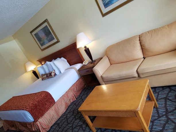 Imagen de los interiores del Hotel Sun Inn And Suites. Foto 9