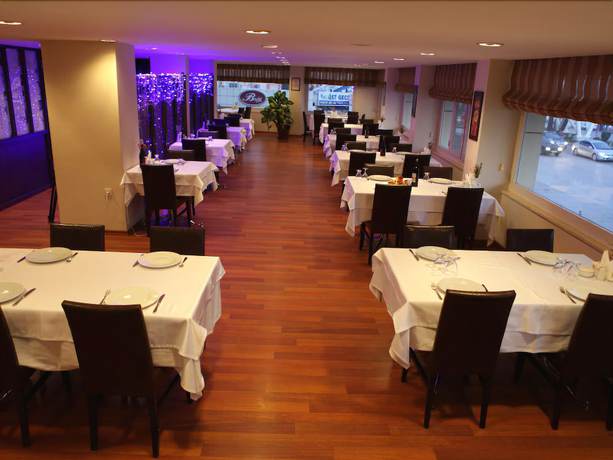 Imagen del bar/restaurante del Hotel Sun Inn, Iskenderun. Foto 4