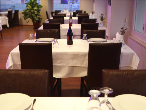 Imagen del bar/restaurante del Hotel Sun Inn, Iskenderun. Foto 5