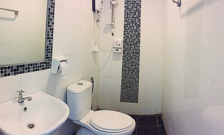 Imagen de la habitación del Hotel Sun Inns Permas Jaya. Foto 15