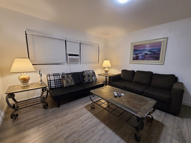 Imagen de la habitación del Hotel Sun Island Motel. Foto 10