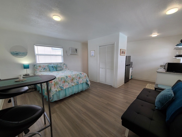 Imagen de la habitación del Hotel Sun Island Motel. Foto 14