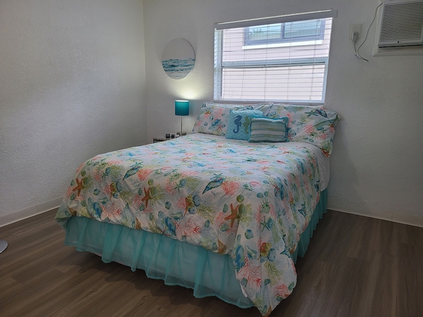Imagen de la habitación del Hotel Sun Island Motel. Foto 15