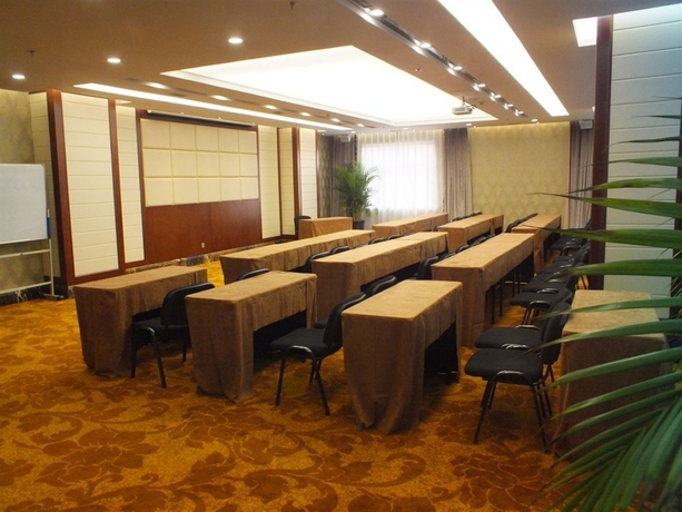 Imagen de los interiores del Hotel Sun Moon Lake, DALIAN. Foto 14