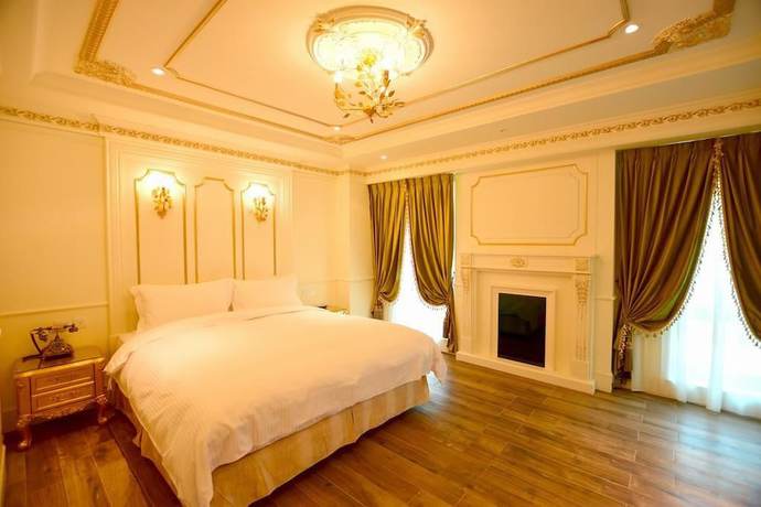 Imagen de la habitación del Hotel Sun Moon Lake Queen Castle. Foto 10