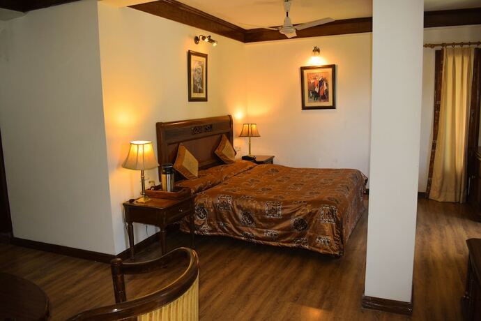 Imagen de la habitación del Hotel Sun N Snow Inn. Foto 16