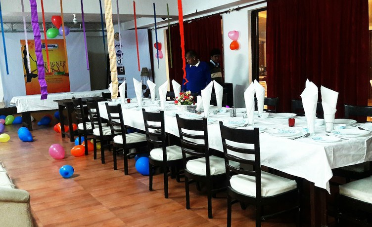 Imagen del bar/restaurante del Hotel Sun N Snow Mussoorie. Foto 2