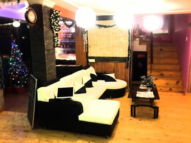 Imagen de los interiores del Hotel Sun N Snow Mussoorie. Foto 20