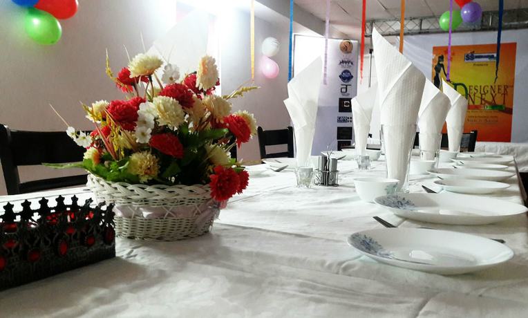 Imagen del bar/restaurante del Hotel Sun N Snow Mussoorie. Foto 3