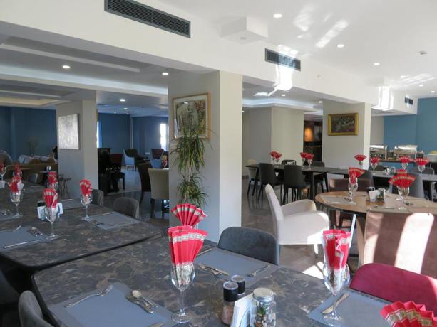 Imagen del bar/restaurante del Hotel Sun, NICOSIA. Foto 3