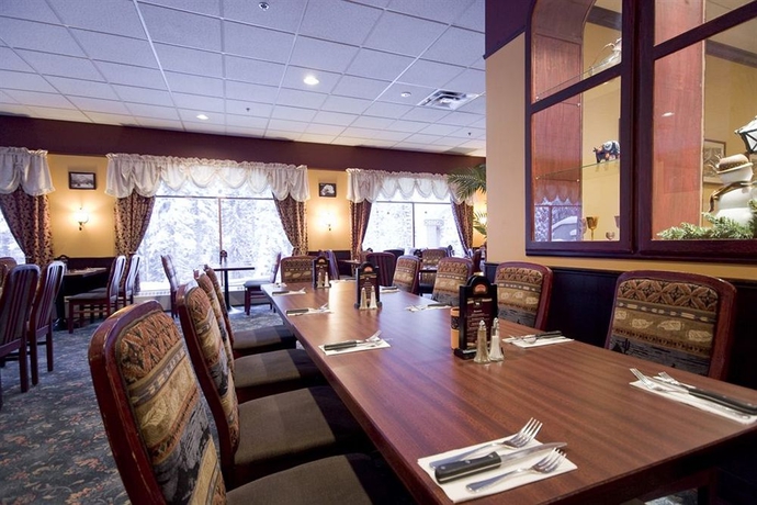 Imagen del bar/restaurante del Hotel Sun Peaks Lodge. Foto 4