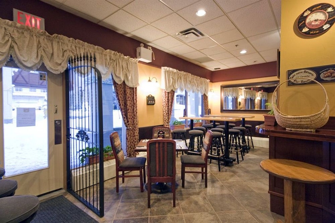 Imagen del bar/restaurante del Hotel Sun Peaks Lodge. Foto 5
