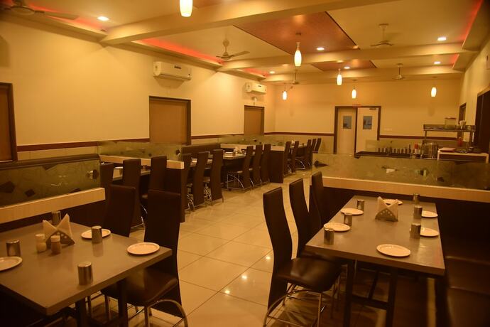 Imagen general del Hotel Sun Plaza, Somnath. Foto 7