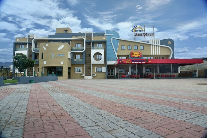 Imagen de los exteriores del Hotel Sun Plaza, Somnath. Foto 15