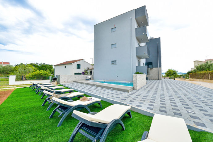 Imagen de la habitación del Hotel Sun Resort Nikolina. Foto 2