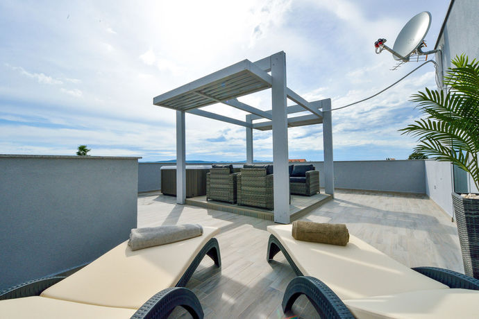 Imagen de los exteriores del Hotel Sun Resort Nikolina. Foto 12