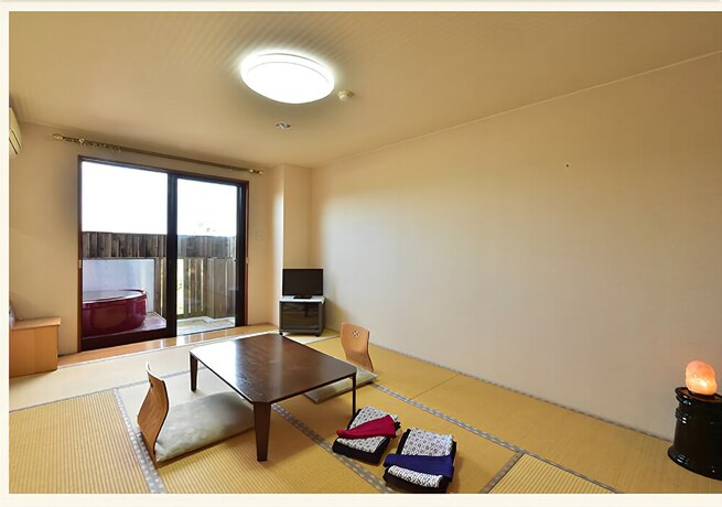 Imagen de la habitación del Hotel Sun Resort Shirahama. Foto 19