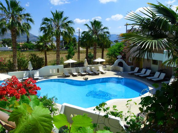 Imagen de la piscina del Hotel Sun Rise Studios and Apartments. Foto 13