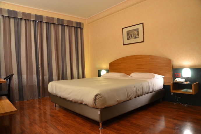Imagen de la habitación del Hotel Sun, Rubiera. Foto 3