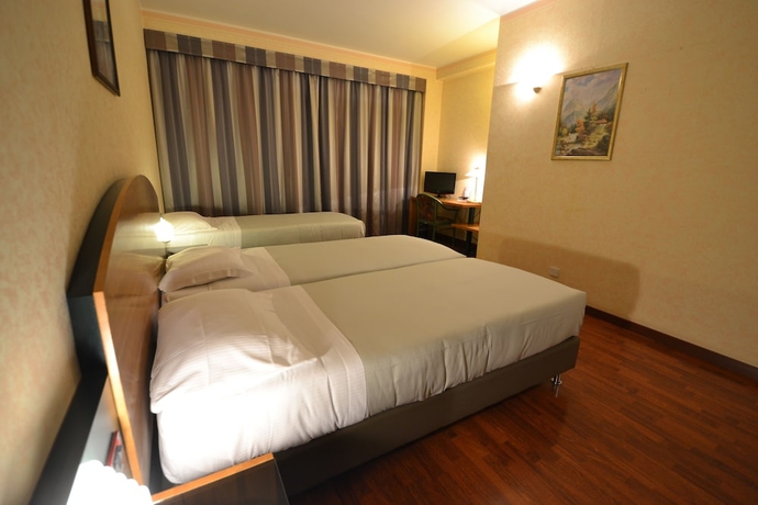 Imagen de la habitación del Hotel Sun, Rubiera. Foto 12